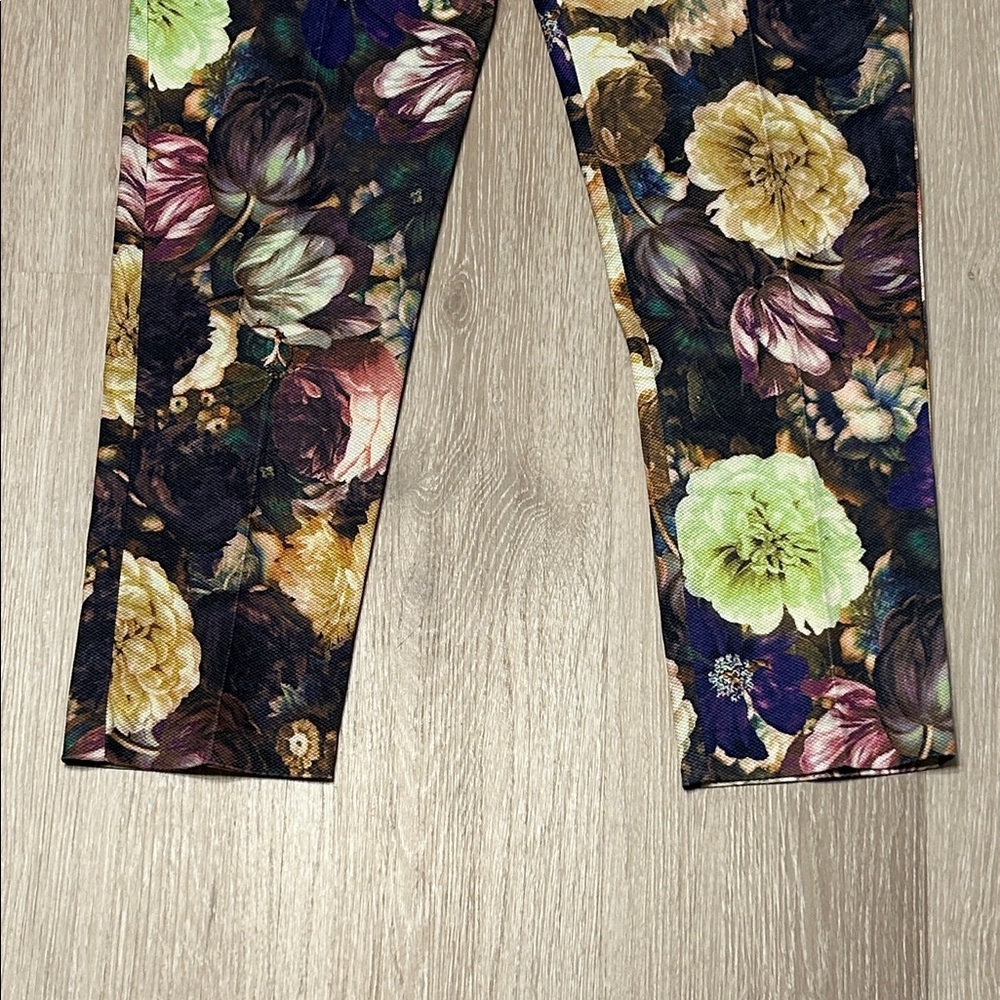 Darling Floral Cropped Ankle Style Pants Sz Small - Picture 5 of 8